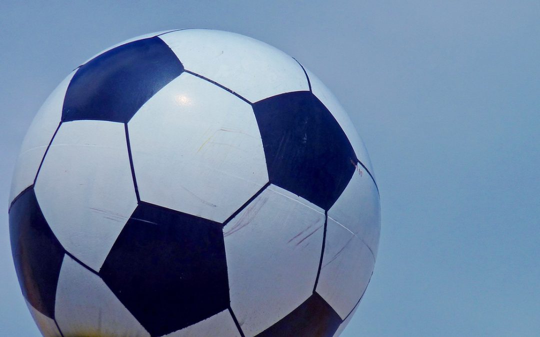 Analyzing Universal Imitation Games Using Category Theory