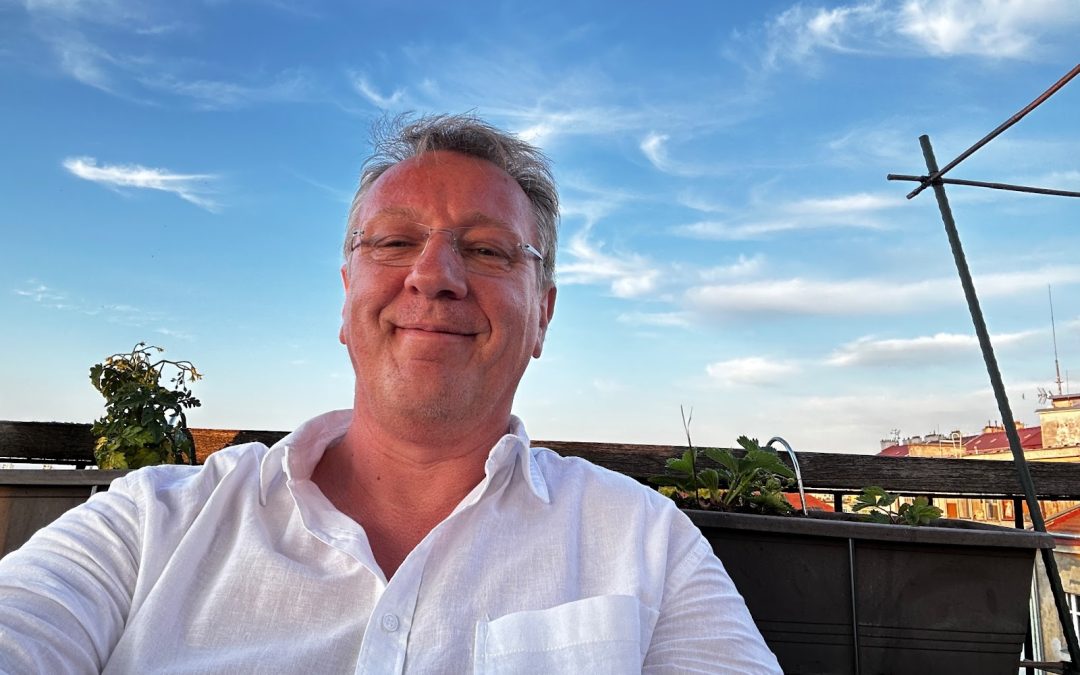 "MaintainR 2021: Enhancing the R Ecosystem with Jan Vitek"