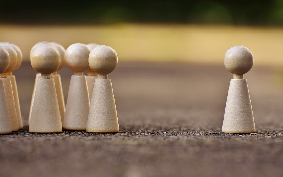 "Efficient Multi-Channel Speech Enhancement for Smart Glasses with FoVNet"